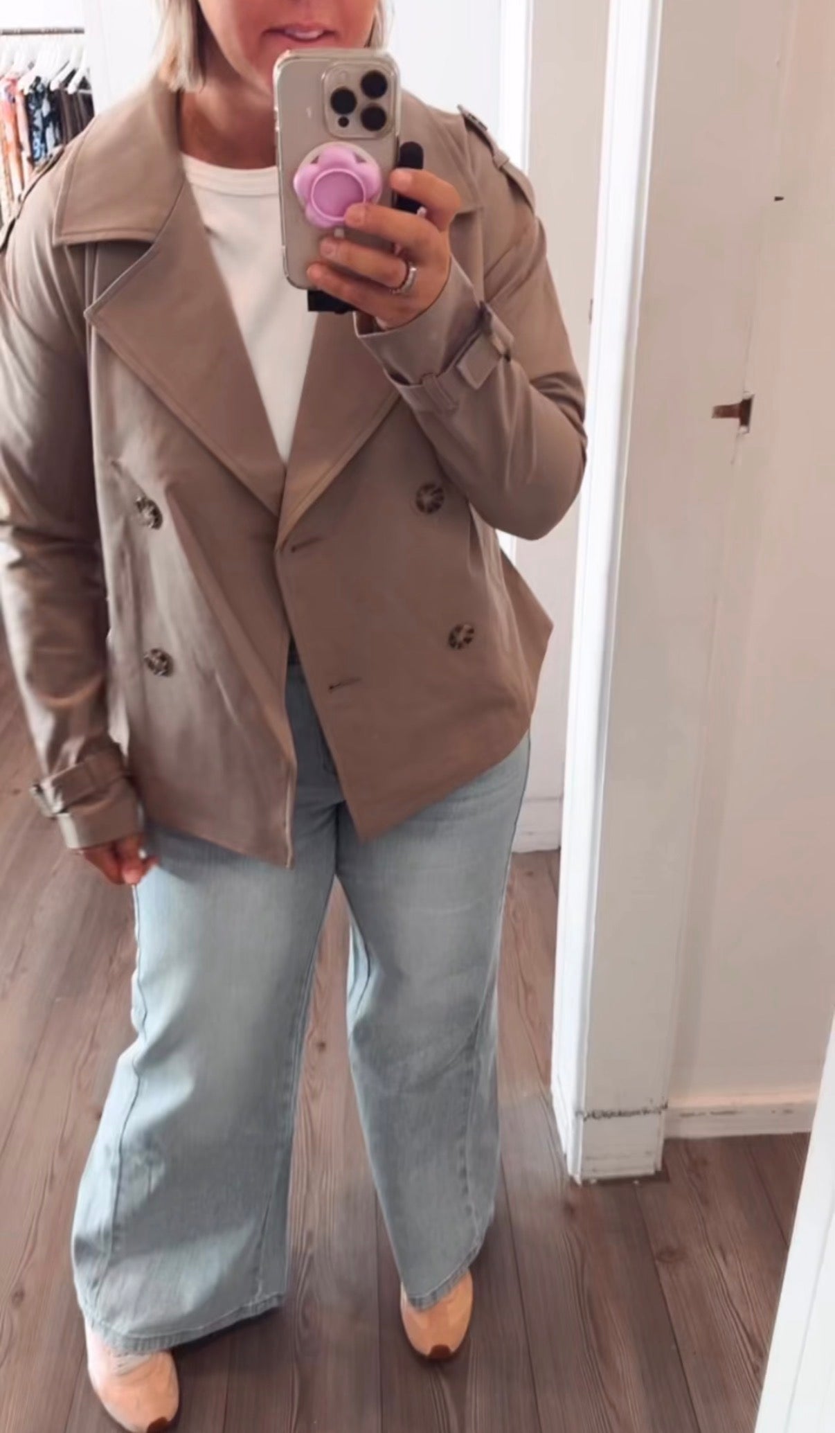 Avenue Cropped trench