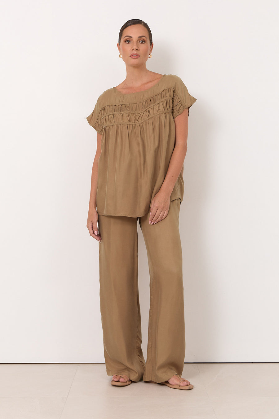 LIRA PLEATED CURPO TOP MOCHA