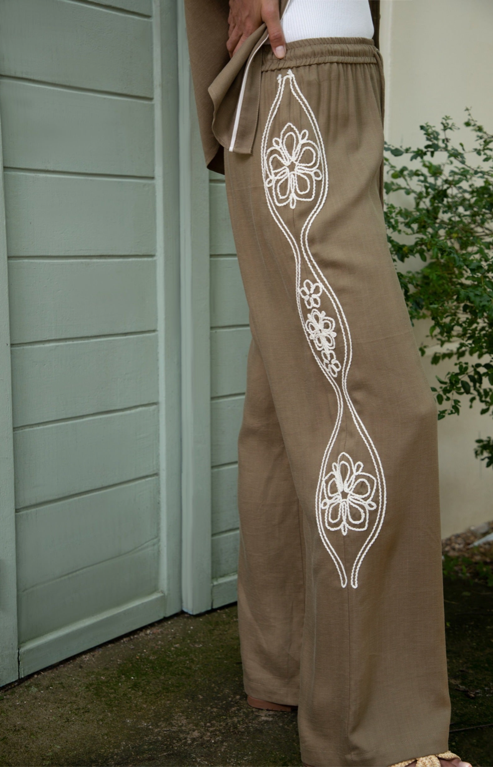 Meadow Embroidered Pants